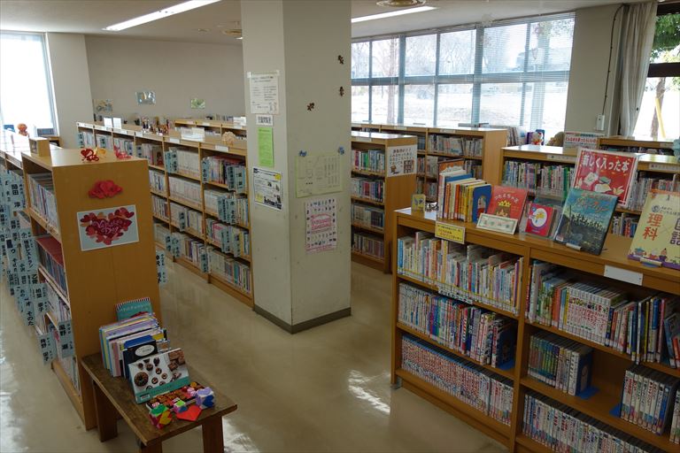 那珂湊図書館　児童室
